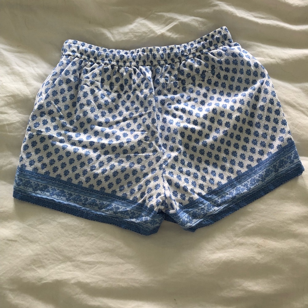 Vineyard Vines pull on short blue/white small - Picture 5 of 6